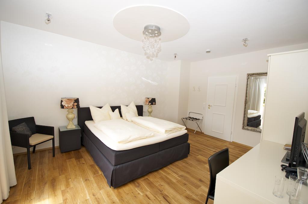 Boutique Hotel Friesinger Kressbronn am Bodensee Room photo