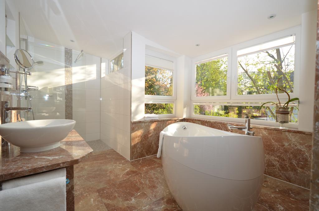 Boutique Hotel Friesinger Kressbronn am Bodensee Room photo